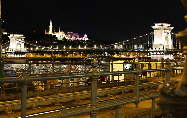 Budapest Ungarn Kurztrip Städtereise Kettenbruecke Nacht