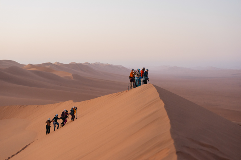 Namibia Namib Expedition Wueste Wanderung Duenenkamm