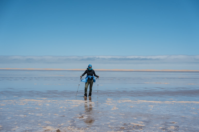 Namibia Namib Expedition Wueste Wanderung Salzsee