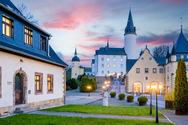 Schloss Deutschland Schlosshotel Purschenstein Urlaub Einfahrt