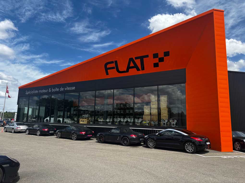 flat-porsche-motoren-werkstatt-oldtimer-gebaeude