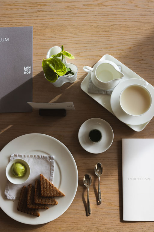 lanserhof-longevity-health-check-praevention-sylt-fruehstueck