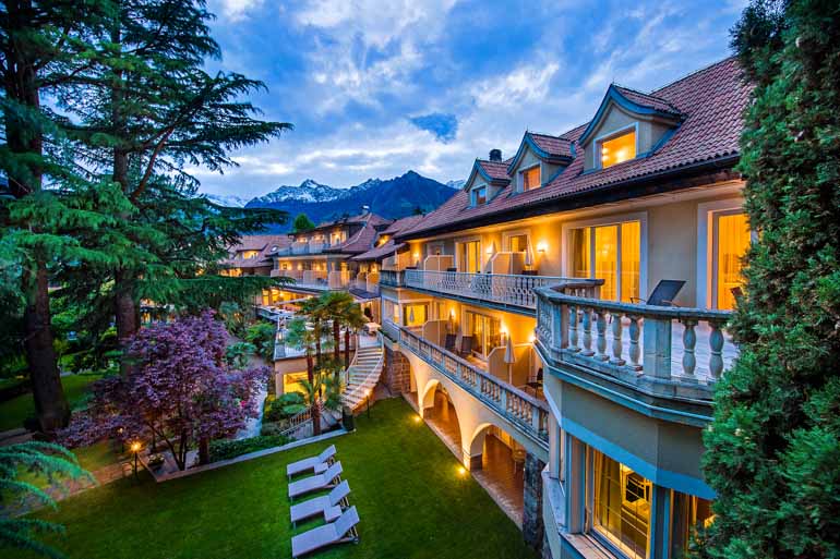 villa-eden-hotel-suedtirol-longevity-wellness-aussen