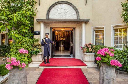 villa-eden-hotel-suedtirol-longevity-wellness-eingang