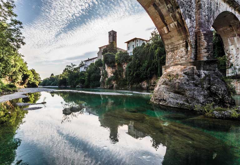 friaul-julisch-venetien-italien-roadtrip-porsche-tour-cividale-bruecke