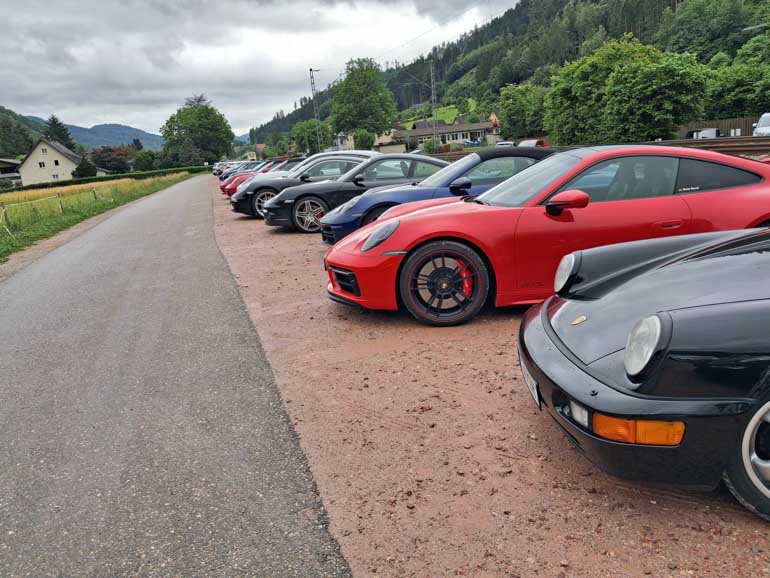 Porscheclub Schwaben-Porsche-Club-Genuss-wochenendtrip-Schwarzwald-Parkplatz